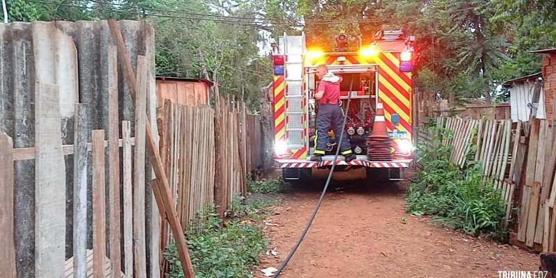 Bombeiros interveem em incêndio na Invasão do Bubas