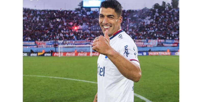 Grêmio troca documentos e acerta a contratação de Suárez