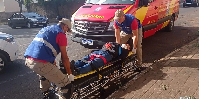 Motociclista é socorrido pelo Siate após colisão no Jardim Central