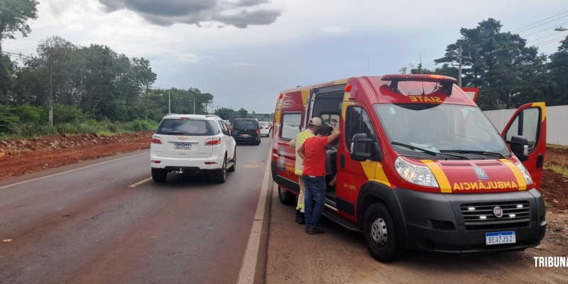 Siate socorre motociclista após colisão traseira na Av. das Cataratas