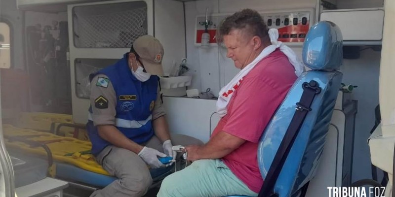 Motociclista é socorrido pelo Siate após queda no Porto Meira