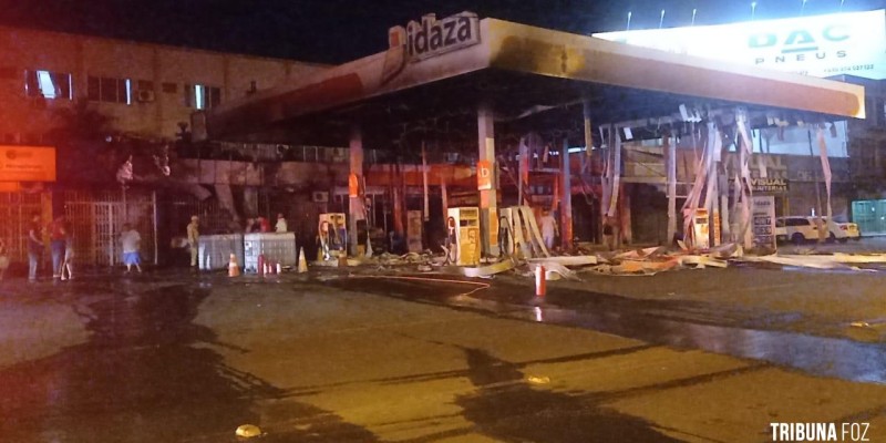 Posto de combustível pega fogo na Vila Portes 