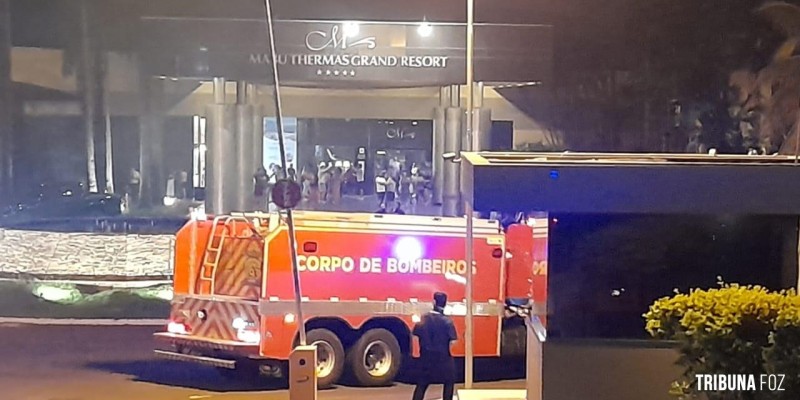 Corpo de Bombeiros interveem em incêndio no Hotel Mabu