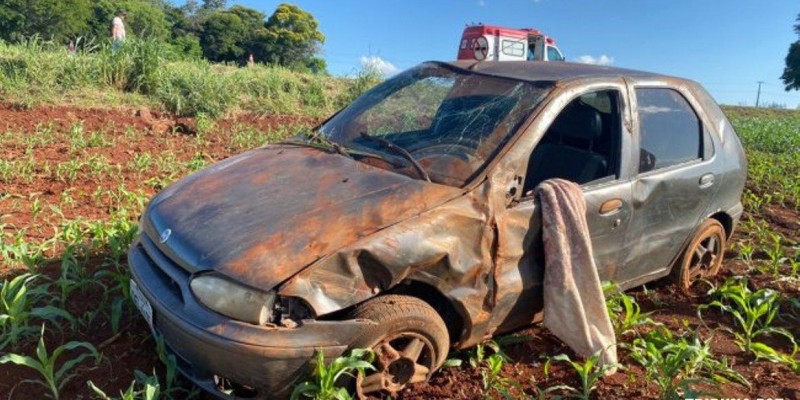 Homem morre após ser ejetado em capotamento em Santa Helena