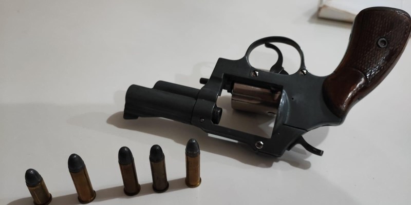 PM prende homem com arma de fogo no Bairro Portal da Foz