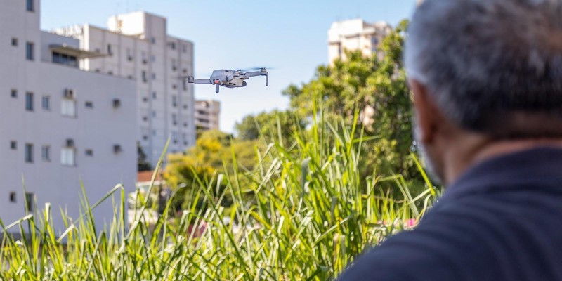 Com uso de drones, Secretaria da Fazenda de Foz intensifica fiscalização de combate à dengue