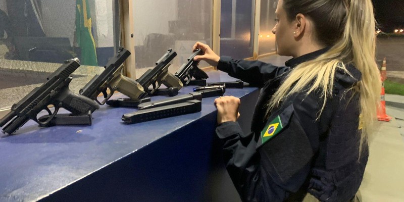 PRF apreende armas na BR-277 em Santa Terezinha de Itaipu