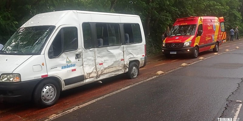 Siate socorre vítima ferida após colisão na Av. Beira Rio