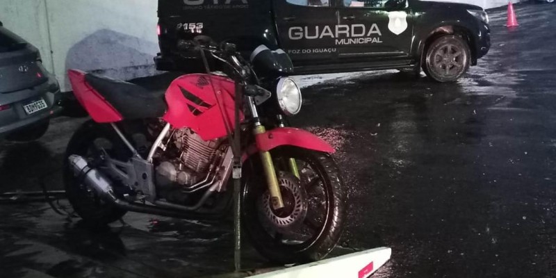GTA da Guarda Municipal recupera moto furtada na Vila Bras