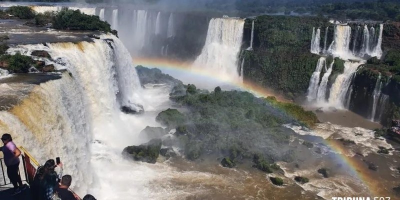 Mais de 20 mil turistas devem conhecer Cataratas do Iguaçu neste fim de semana, afirma assessoria