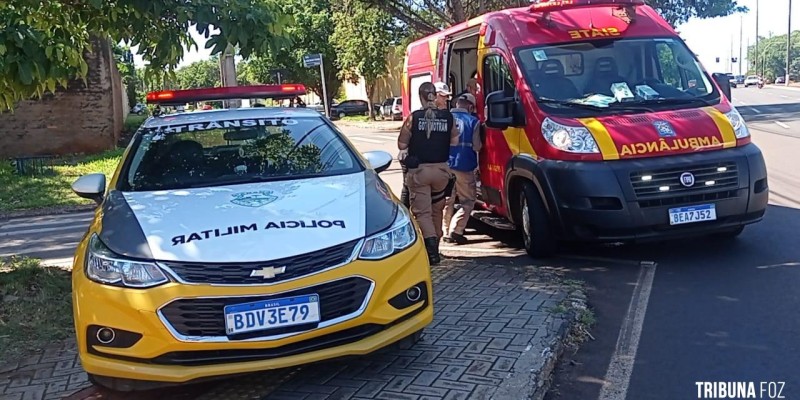 Siate socorre duas vitimas após colisão na Av. Costa e Silva