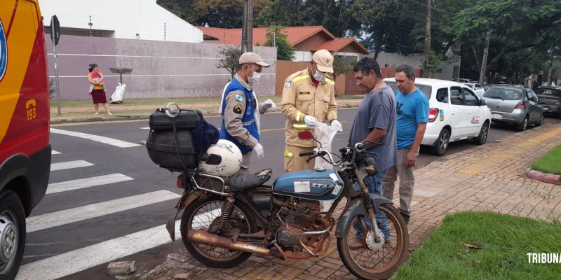Siate socorre motociclista após colisão na Vila Yolanda