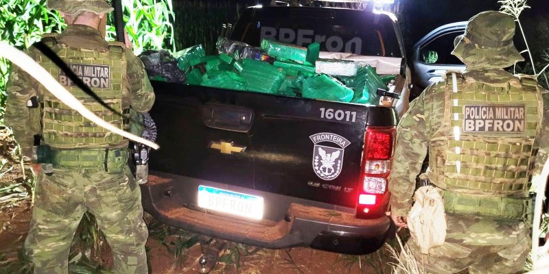 BPFRON e Polícia Federal apreende 741 Kg de maconha em Guaíra