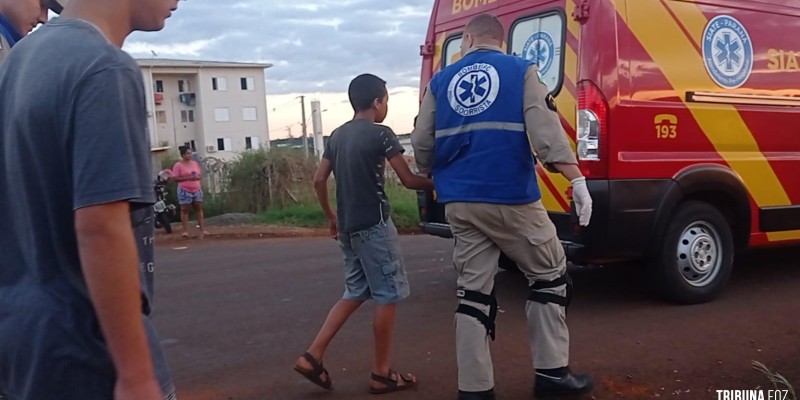 Criança de 10 anos é socorrida pelo Siate após atropelamento