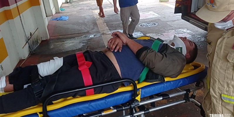 Motociclista é socorrido pelo Siate no Bairro Três Lagoas