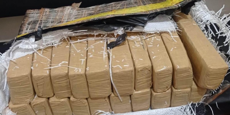 Polícia Militar apreende 20,7 Kg de maconha em Missal 