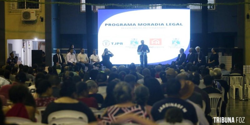 Prefeitura e TJ-PR entregam mais 600 títulos de imóveis regularizados pelo Programa Moradia Legal