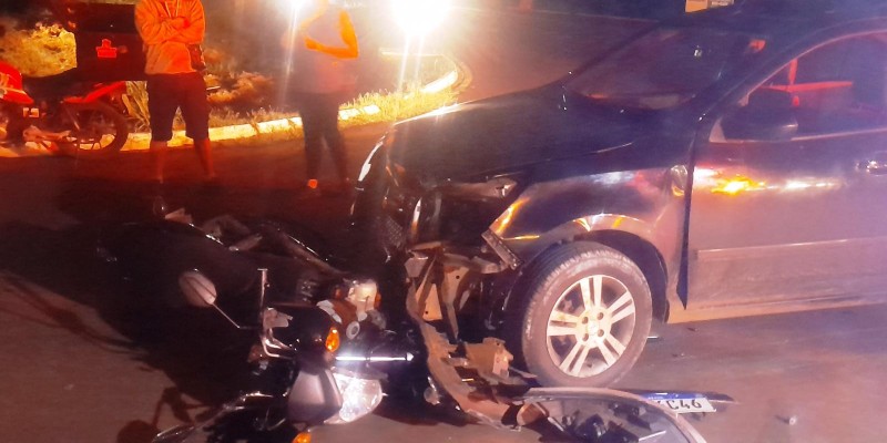 Siate socorre duas vítimas após colisão na Av. das Cataratas