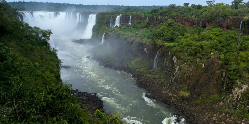 Parque Nacional do Iguaçu recebeu 850 mil visitantes no primeiro semestre de 2023