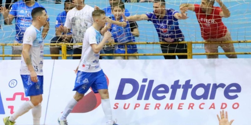 Foz Cataratas vence o Chopinzinho de virada em casa