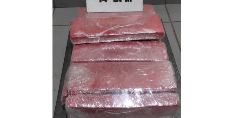 PM apreende 10 Kg de maconha em ônibus interestadual
