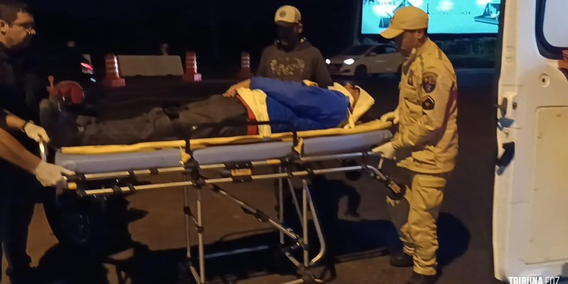 Siate socorre motociclista após colisão na Av. das Cataratas