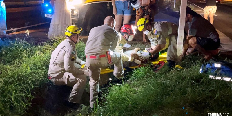 Ciclista é socorrido pelo Siate após ser atropelado na BR-277
