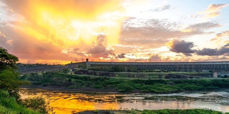 Onda de calor leva Itaipu a bater recorde de produção diária de energia em 2023