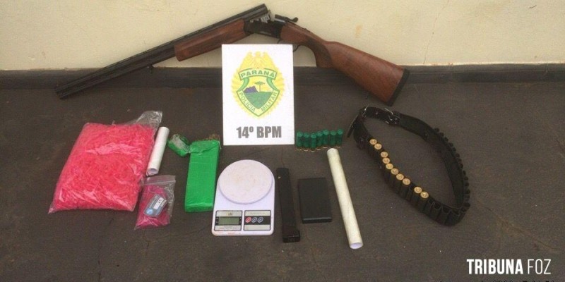 Polícia Militar apreende arma de fogo e drogas em Medianeira