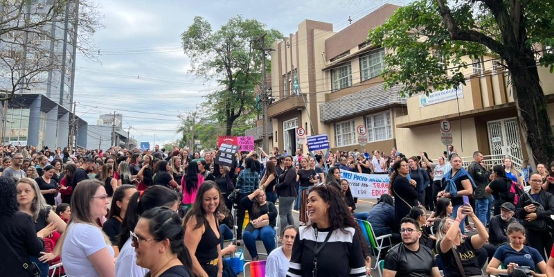 GREVE MANTIDA: Educadores municipais vão parar novamente no dia 16