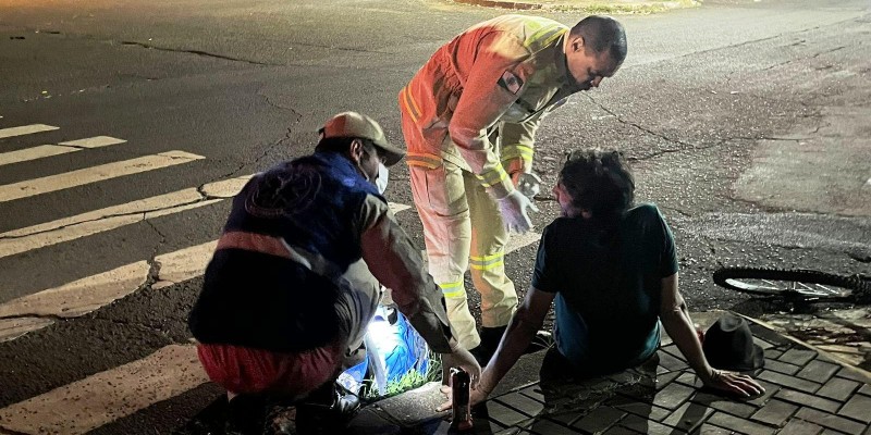Siate socorre ciclista após colisão no Bairro Morumbi
