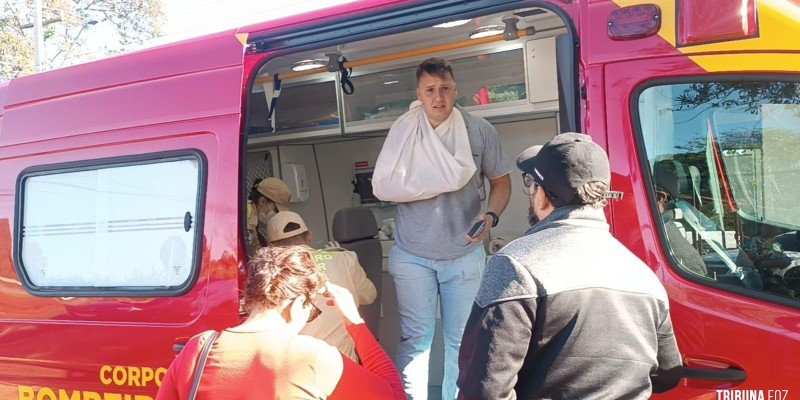 Siate socorre motociclista após colisão no Jardim Tarobá