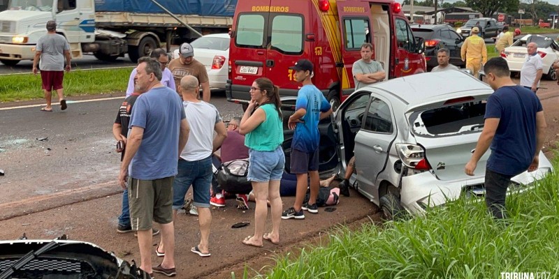 Um morto e outra ferida após colisão na BR-277