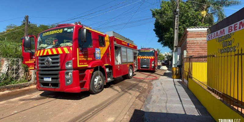 Incêndio atinge duas casas na 