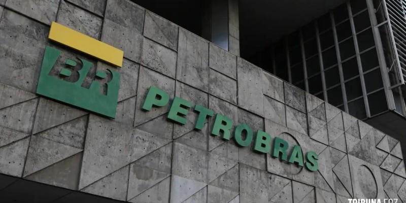 Petrobras abre investigação administrativa de venda de refinaria