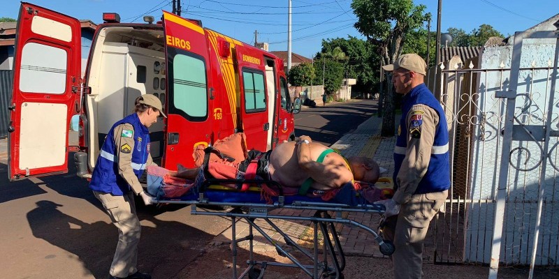 Idoso sofre queda e é socorrido pelo Siate no Bairro Morumbi
