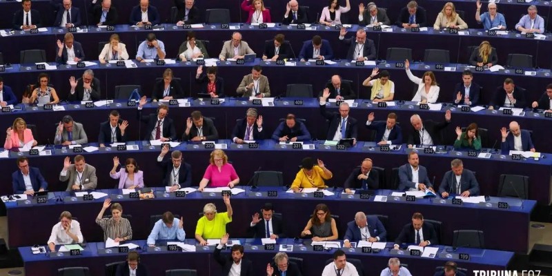 Parlamento Europeu aprova lei que protege jornalistas