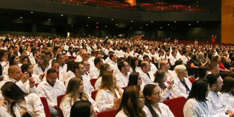 Brasil tem 575.930 médicos ativos: 2,81 por mil habitantes