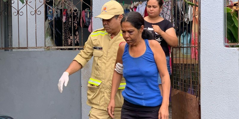 Marido agride e esfaqueia a esposa no Bairro Morumbi