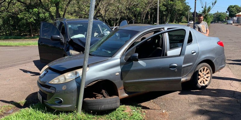Siate e Samu socorrem  duas vítimas após colisão na Vila A