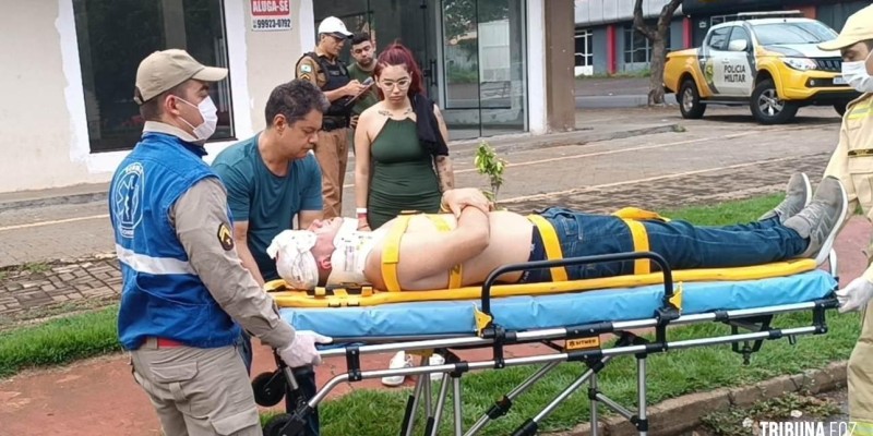 Siate socorre condutor após colisão na Av. Felipe Wandscheer