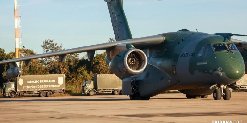 Avião da FAB e caminhões levam 220 toneladas de doações de SP para RS