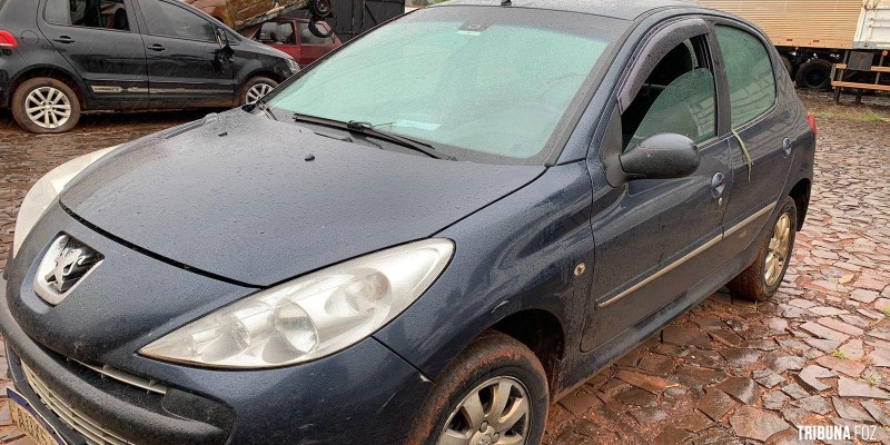Militares da RPA Nordeste recuperam carro roubado no Alto da Boa Vista