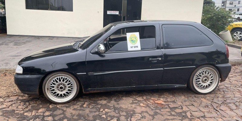 Policia Militar recupera veículo furtado em Medianeira