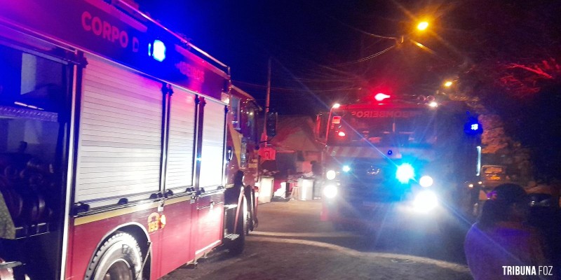 Bombeiros interveem em incêndio a residência no Morenitas II