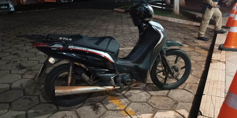 PM recupera mais uma moto furtada na Favela do Bolo