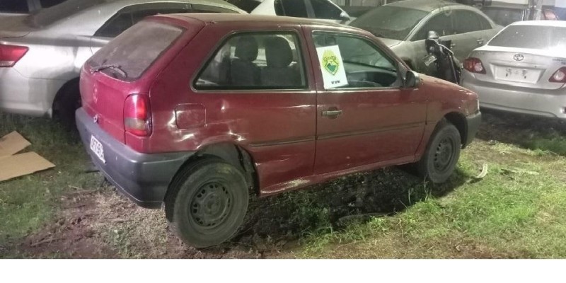 Polícia Militar recupera veículo com alerta de furto / roubo