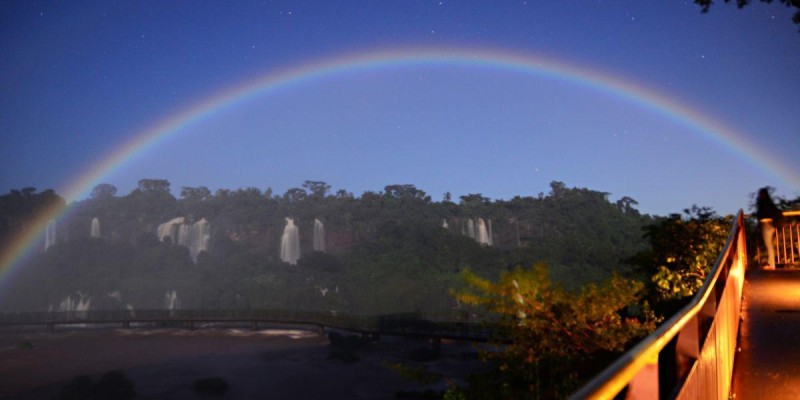 Sábado de lua cheia nas Cataratas: jantar especial com queijos e massas promete encantar os visitantes neste final de semana