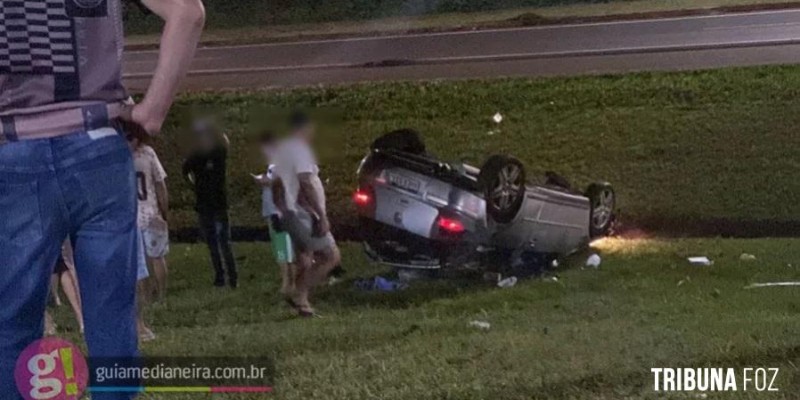 Carro capota na BR-277 e deixa feridos em São Miguel do Iguaçu