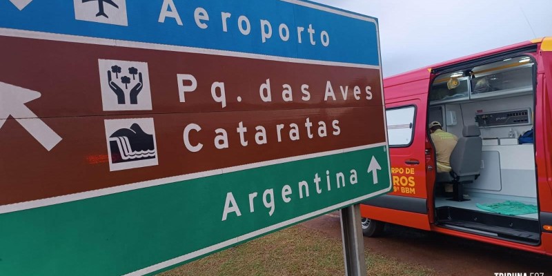 Motociclista é socorrido pelo Siate após colisão no trevo de acesso a Argentina